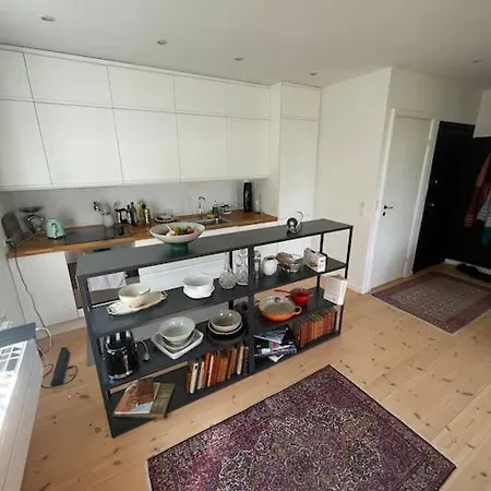 Smuk Med Sundkig Lige Ved Stranden *